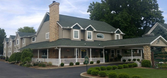 HEARTHSTONE INN & SUITES - Prices & Hotel Reviews (Cedarville, Ohio)