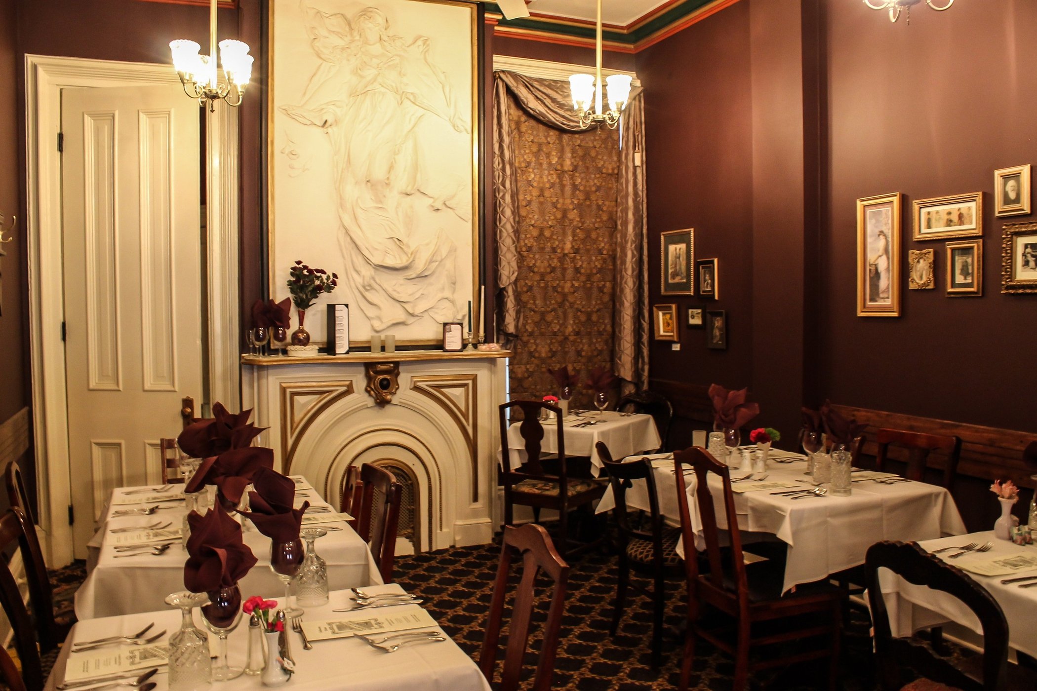 Symphony Hotel & Vivaldi's Restaurant by null