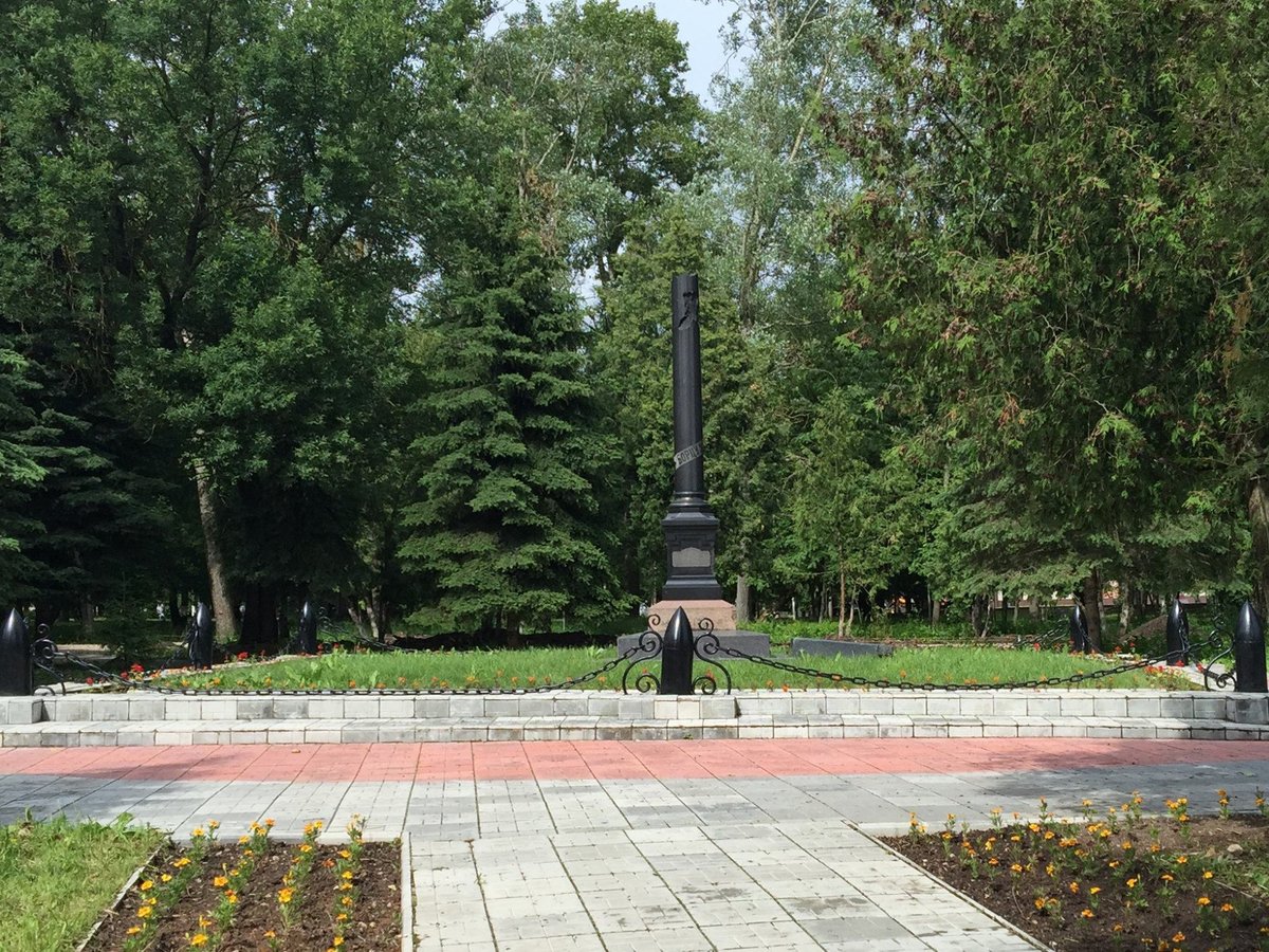 Памятник военкому В. В. Грацинскому, Ржев: лучшие советы перед посещением -  Tripadvisor