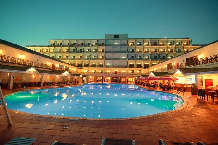 veinte enchufe esculpir Fotos y opiniones de la piscina del Ramada Georgetown Princess Hotel -  Tripadvisor