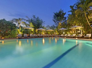 Pool & Beach