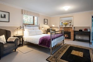 Room & Suite