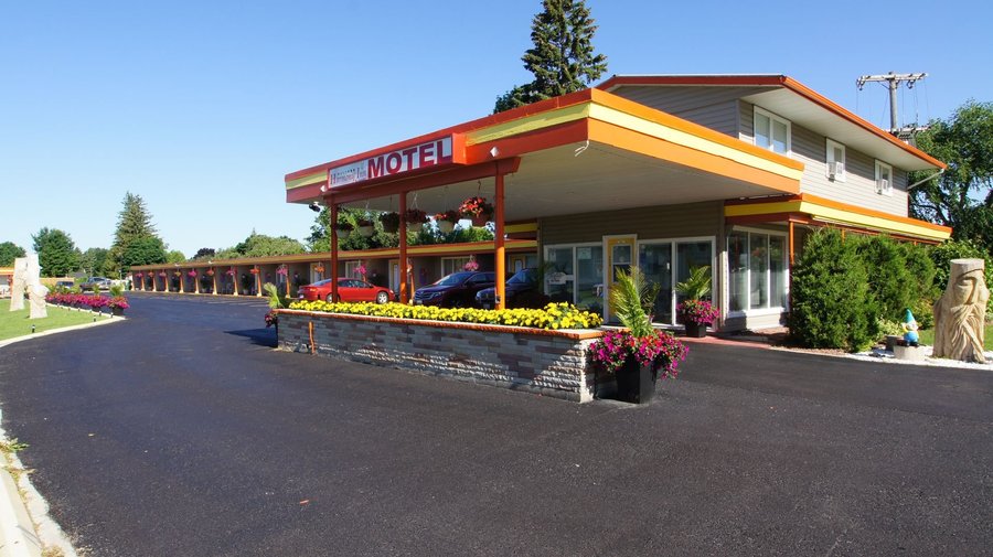 Motel Front