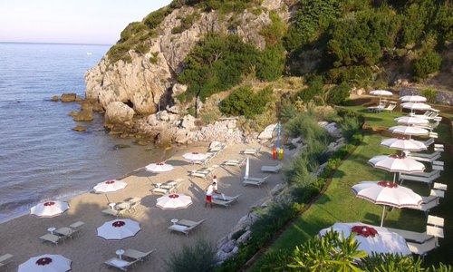 Spiaggia il Fortino a 12 km  dal SarAnd Relais