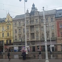 Trg Bana Josip Jelacica