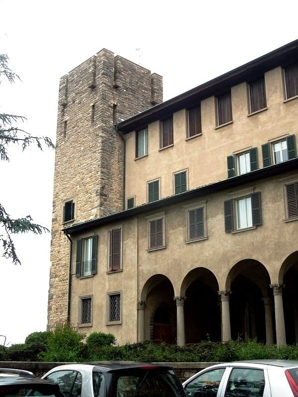 Seminário Episcopal De Giovanni Xxiii. Bergamo Itália Fotografia Editorial  - Imagem de marco, apartamento: 235144077