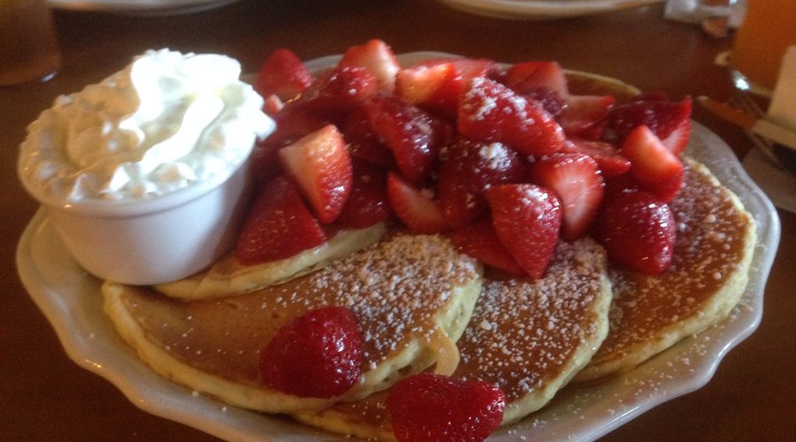 Strawberries and pancakes
