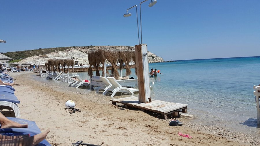 Fly-Inn Beach Club