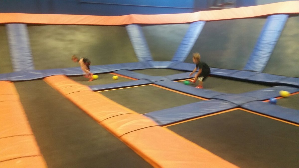 6 trampoline parks and bounce houses in Pittsburgh