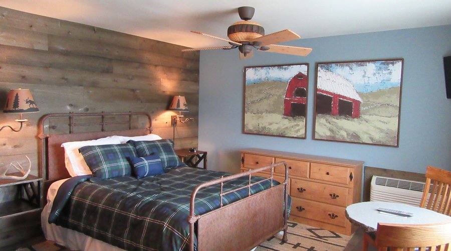 Deluxe Queen Room