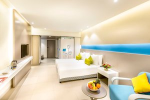 Room & Suite