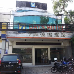 Foto depan hotel