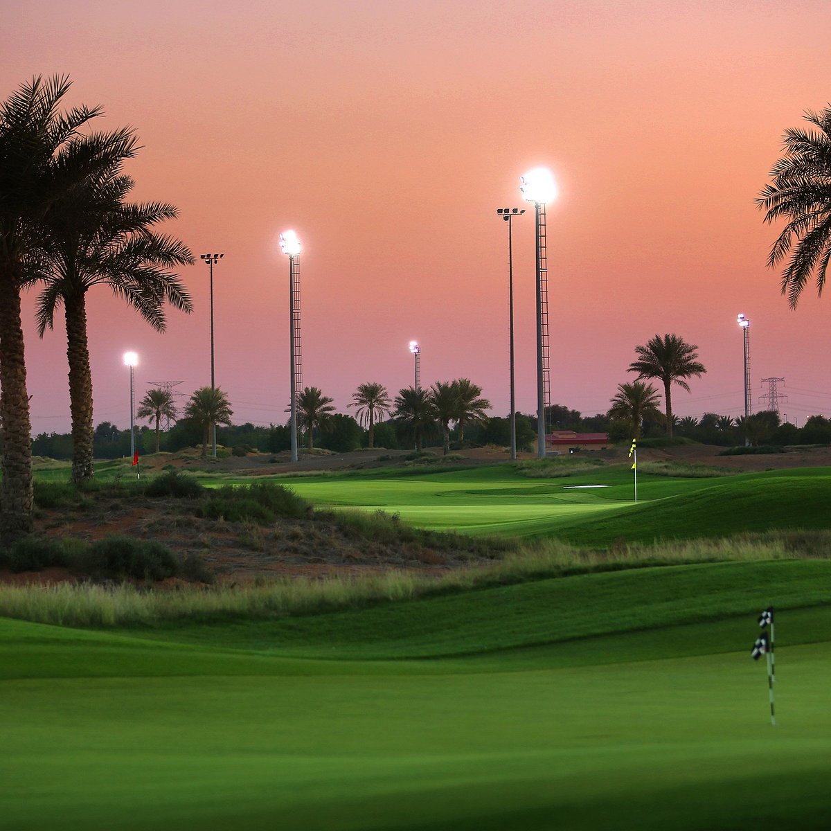 Клуб аль айн. Абу Даби гольф. Golf Gardens Абу Даби. Город Оазис Аль Айн. Эль Айн ОАЭ.