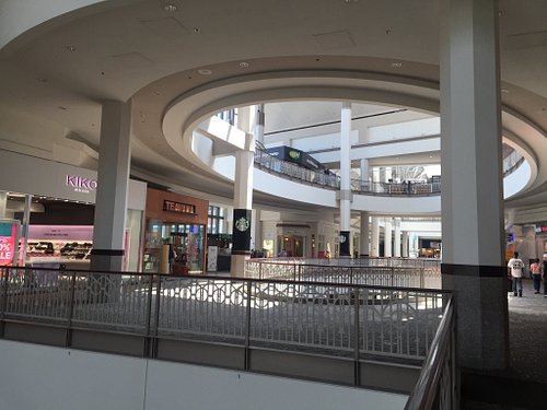 The 12 Best Malls in Massachusetts