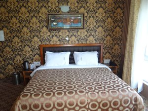 Room & Suite