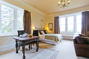Room & Suite