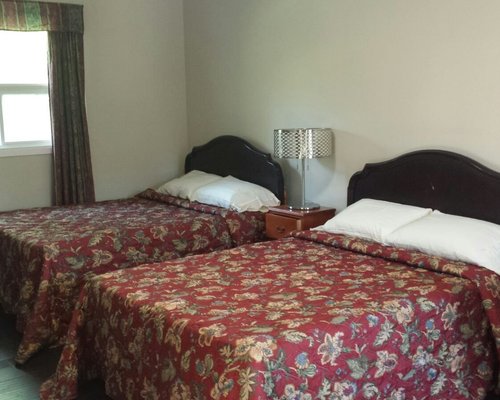 COLONIAL INN MOTEL - Prices & Hotel Reviews (Madoc, Ontario)