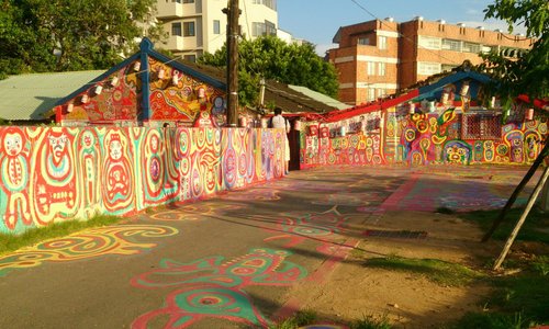 Loving the art and color...