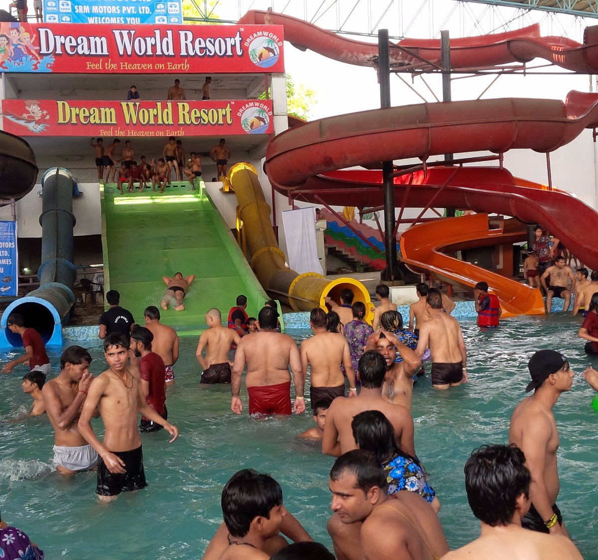 All rides at Dreamworld are - Dream World Water Park