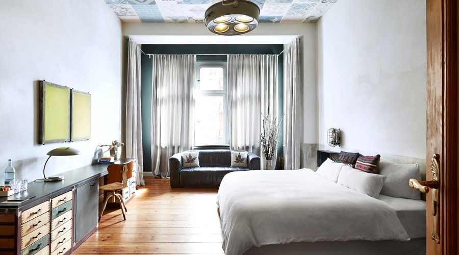 ROOM2 - Bay window