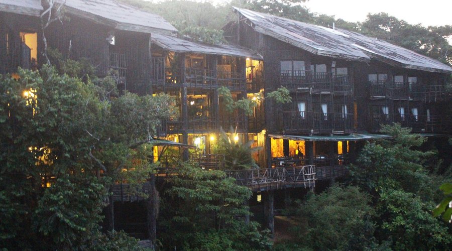 Die Lodge am Abend.