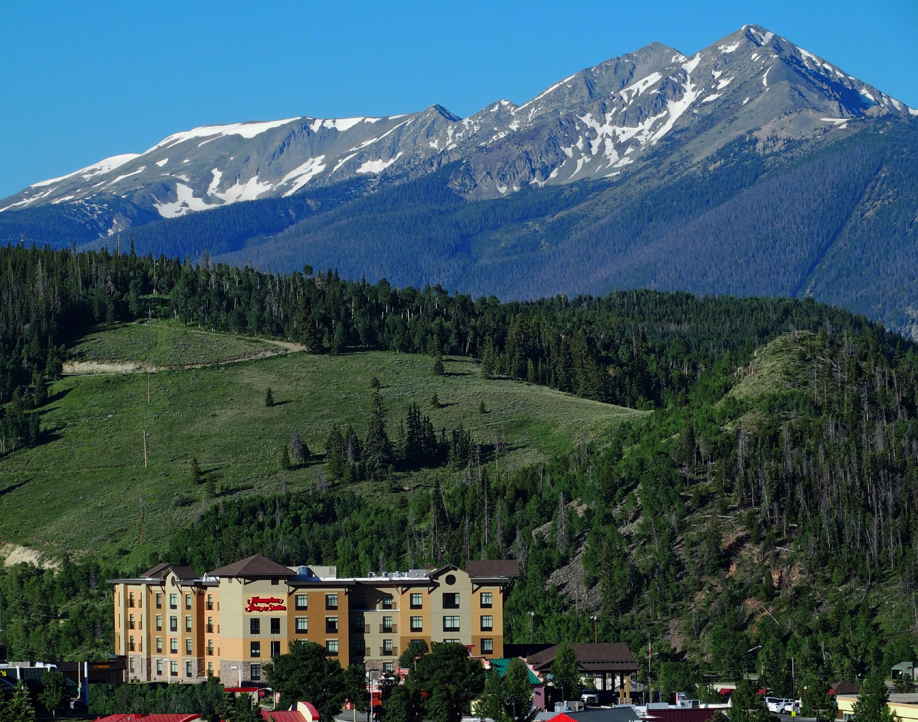 HAMPTON INN SUITES SILVERTHORNE 165 2 1 1 Updated 2022 Prices   Hotel Exterior With Rocky 