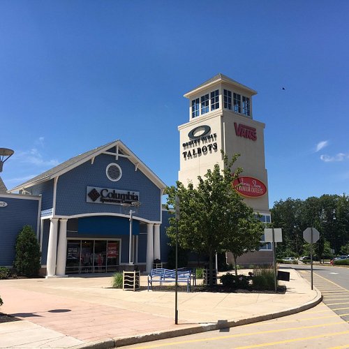 Maidenform Outlet at Merrimack Premium Outlets® - A Shopping