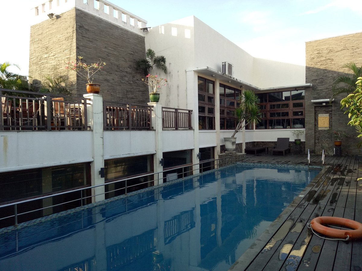 Hotel Santika Pontianak Pool Pictures & Reviews Tripadvisor