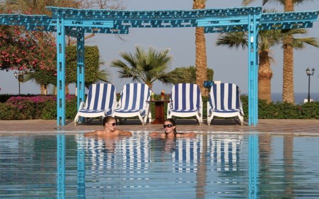 Enjoy our pools!