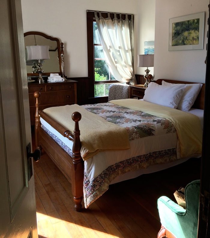 BREEZY BAY FARM BED AND BREAKFAST - B&B Reviews (Saturna Island ...