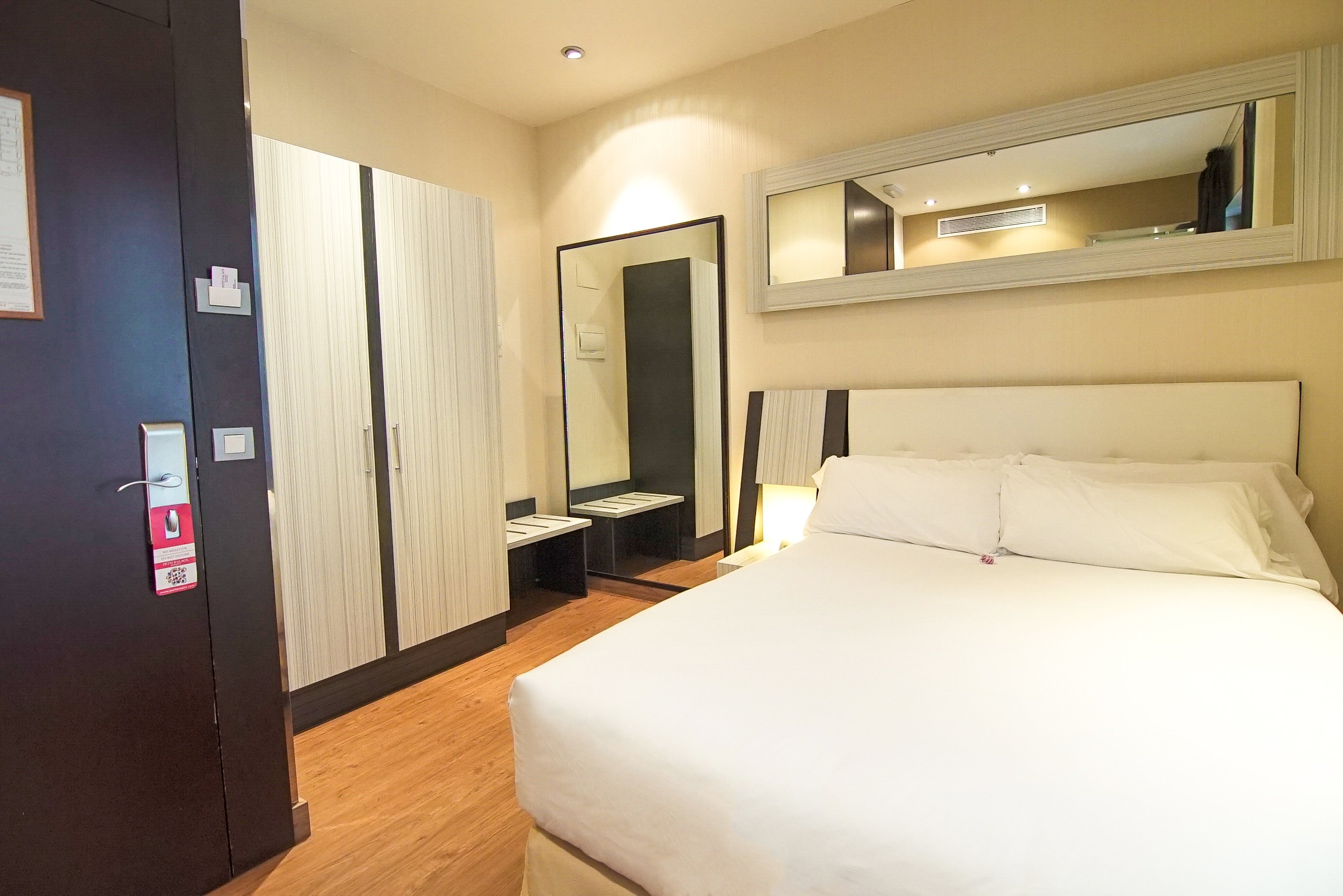 Hotel photo 74 of Petit Palace Triball.
