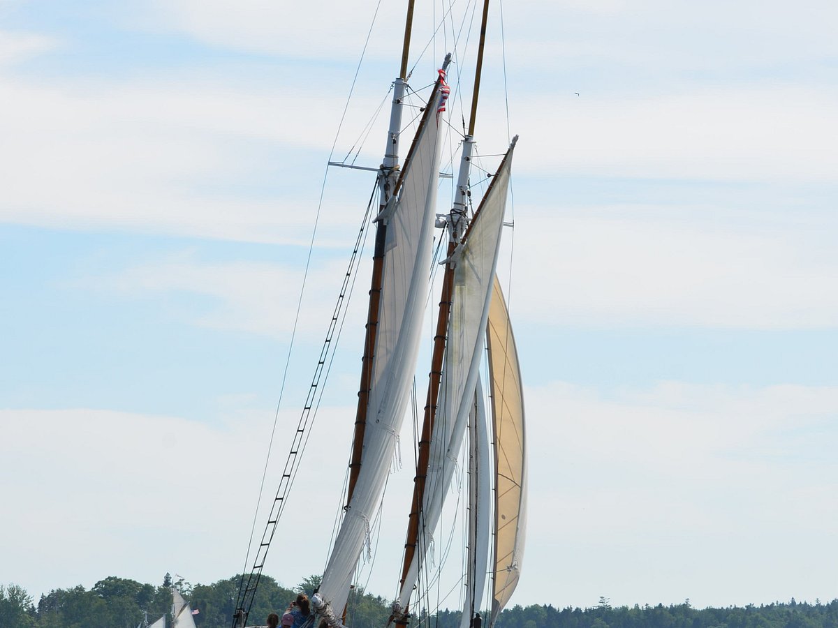 Boothbay Harbor Schooners - Schooner Eastwind & Applejack