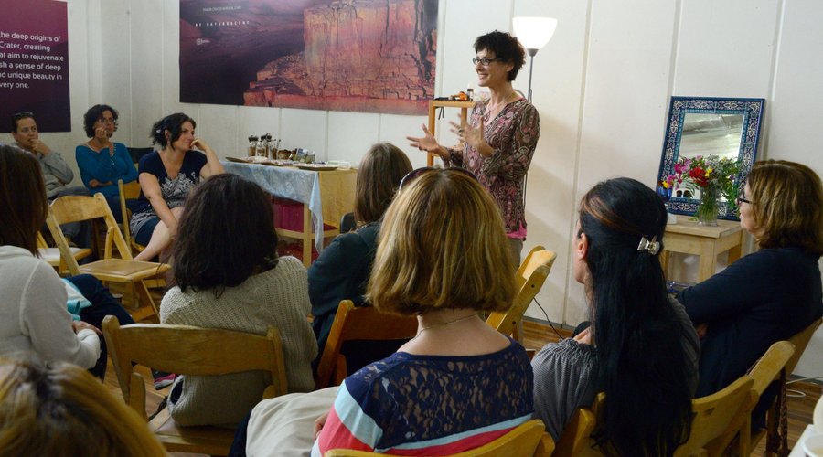 Mineral Makeup class at FARAN Natural Cosmetic.