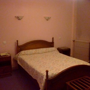 Très grande chambre et confortable