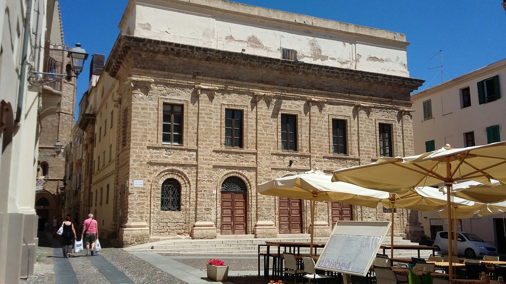 Piazza Civica (Alghero, Italia) - Review - Tripadvisor