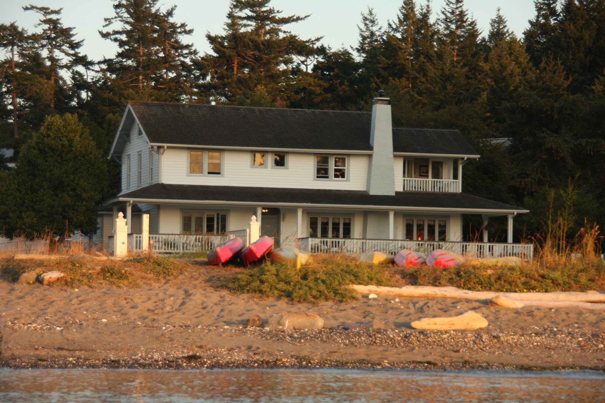 MacKaye Harbor Inn by null