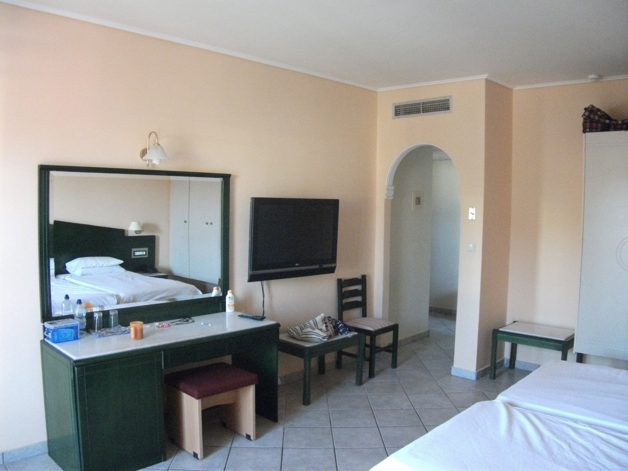 Phoenix sales hotel tsilivi