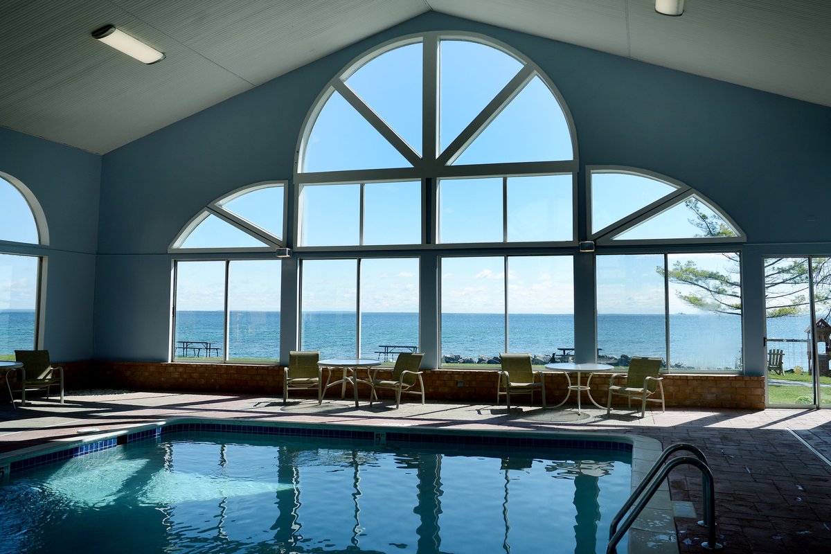 Baymont by Wyndham St. Ignace Lakefront – Strand: Fotos und Bewertungen ...