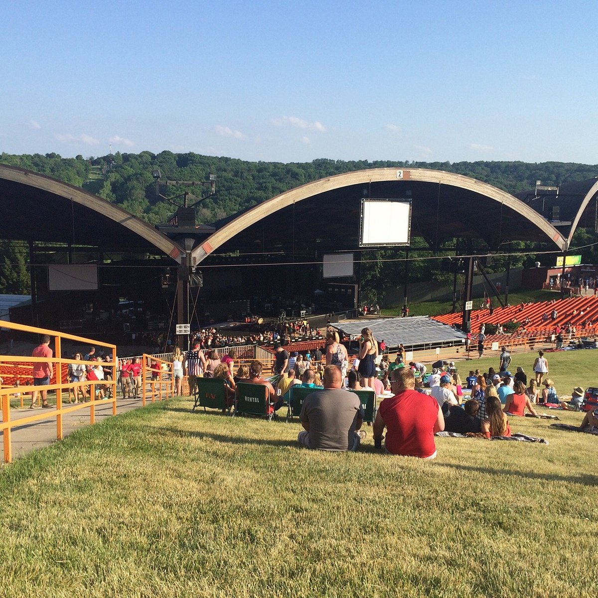 ALPINE VALLEY MUSIC THEATRE - All You Need to Know BEFORE You Go (with  Photos)