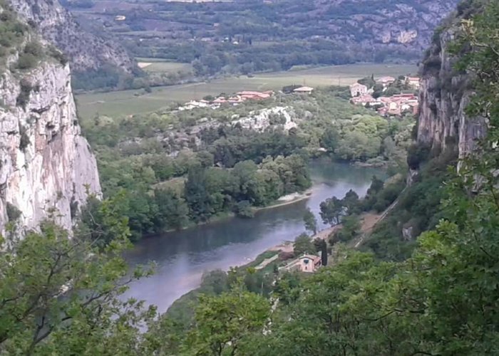Punto panorámico Rivoli - Veronese - Bussolengo con el fondo del rio Adinge