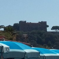 Molto interessante e ben curato . Vista dalla spiaggia