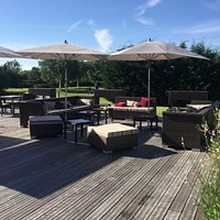 Un très beau cadre pour une réception de 40 personnes.