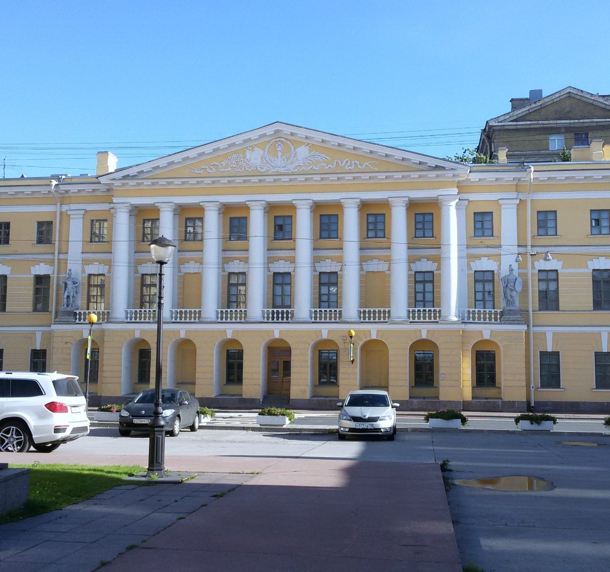 Казармы Кавалергардского полка, Санкт-Петербург: лучшие советы перед  посещением - Tripadvisor