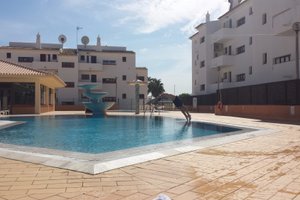 Pool & Beach