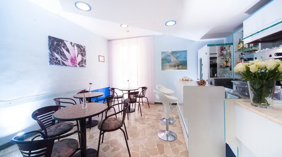 bar