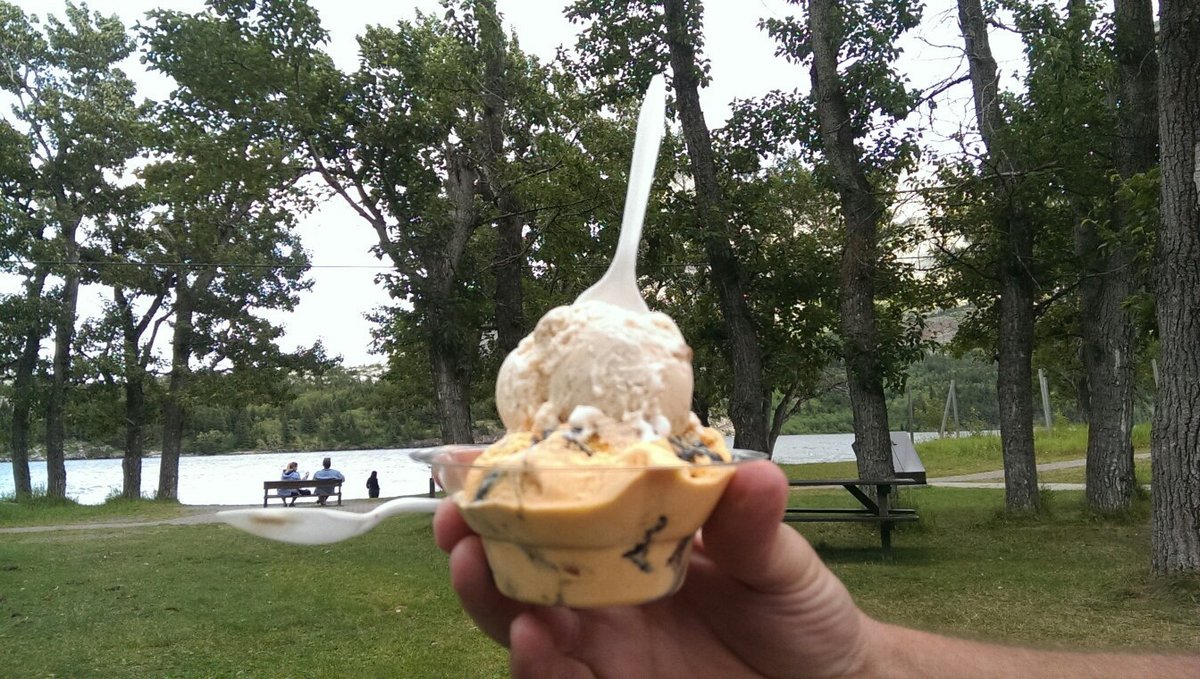 Big Scoop Ice Cream Parlour Waterton Lakes National Park Restaurant Reviews Photos And Phone 2034