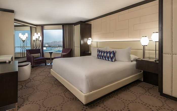 Mandalay Bay Resort & Casino Rooms: Pictures & Reviews - Tripadvisor