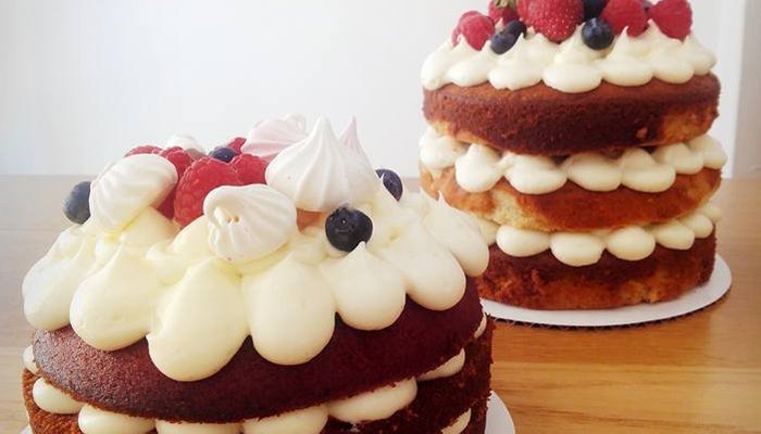 Tartas desnudas para cumpleaños