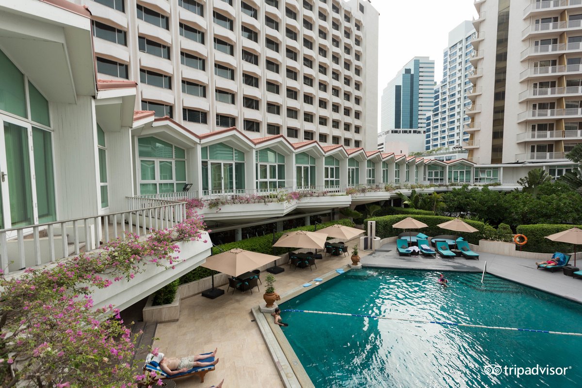 Dusit Thani Bangkok Pool: Pictures & Reviews - Tripadvisor