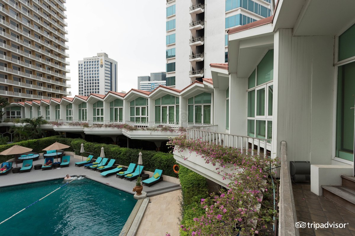 Dusit Thani Bangkok Pool: Pictures & Reviews - Tripadvisor